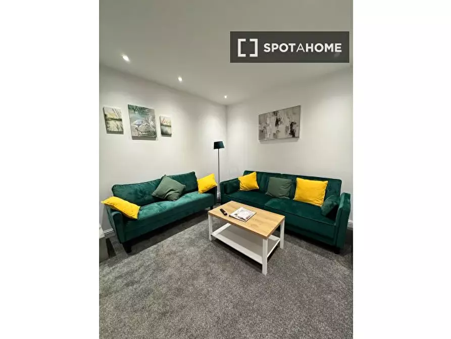 Immagine 8 di Appartamento in affitto  in Cloister St a 