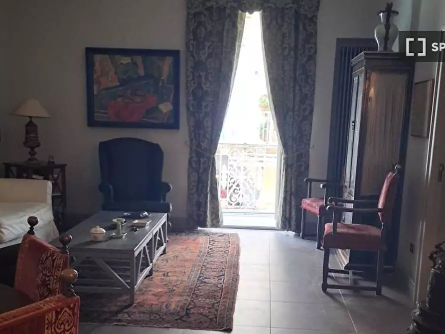 Immagine 1 di Appartamento in affitto  in Via Chiaia a Napoli