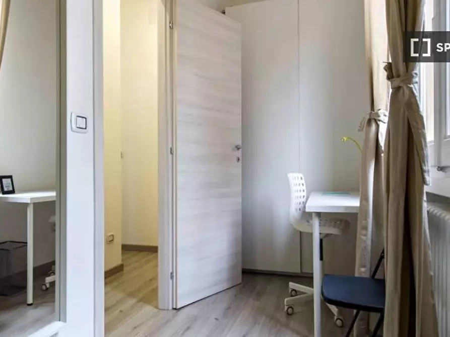 Immagine 5 di Camera condivisa in affitto  in Via del Borgo di San Pietro a Bologna