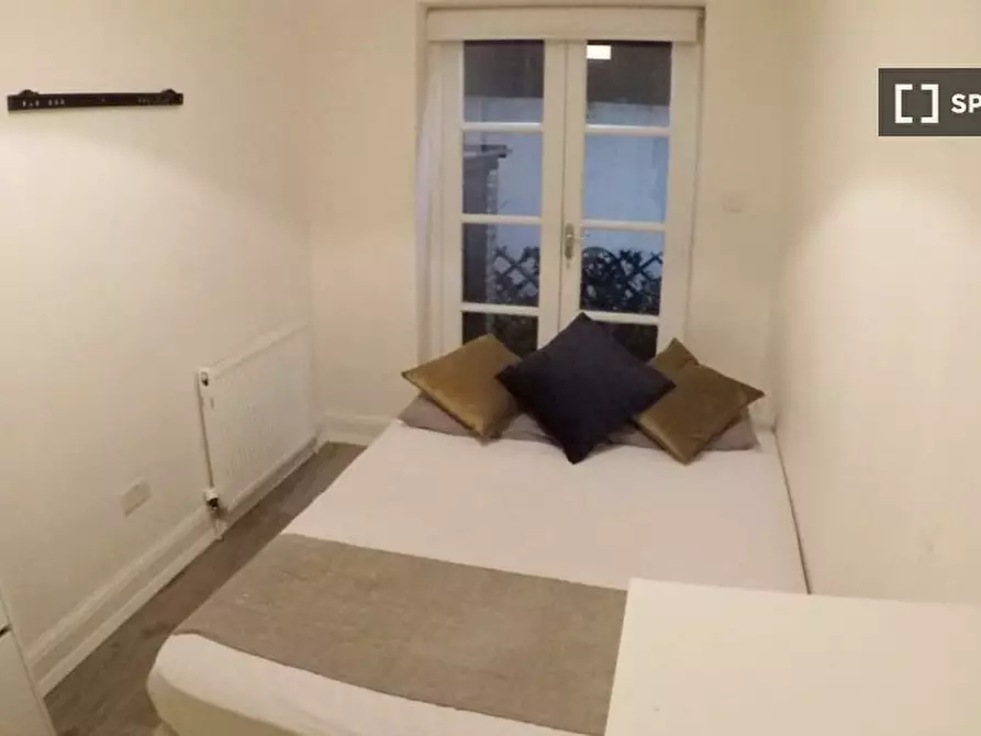 Immagine 5 di Camera condivisa in affitto  in Tachbrook Street a 