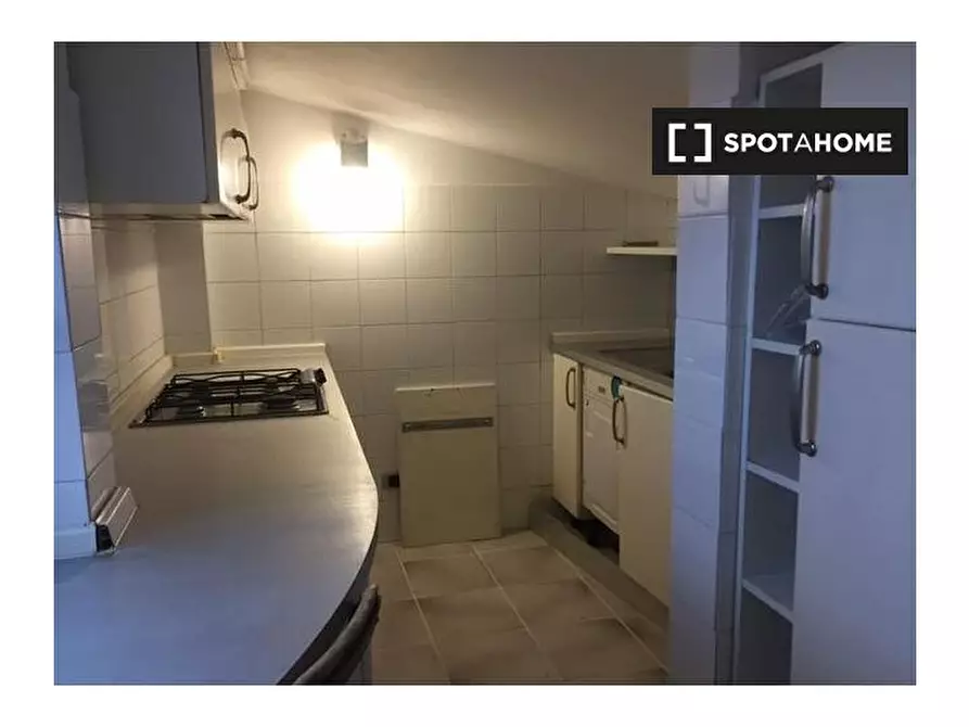 Immagine 3 di Appartamento in affitto  in P.za dei Giuochi Delfici a Roma