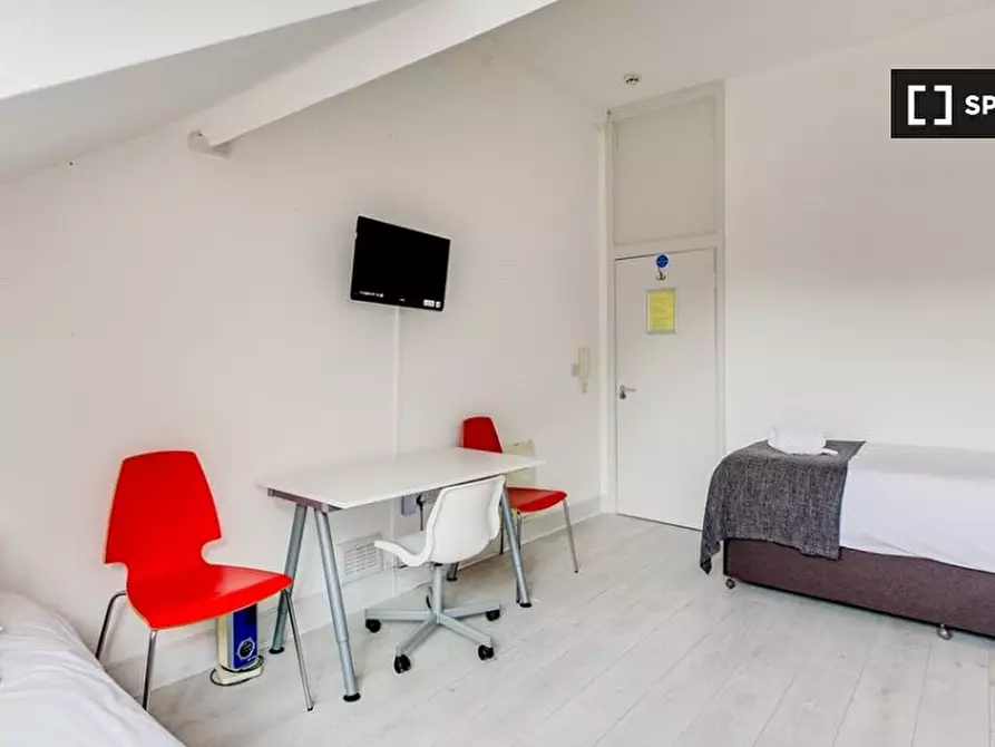 Immagine 14 di Residence in affitto  in Earls Ct Rd a Kensington