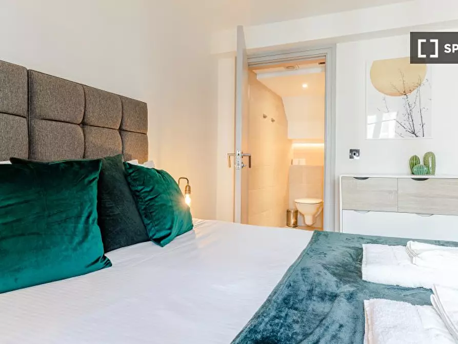 Immagine 9 di Appartamento in affitto  in Apartment a Kensington