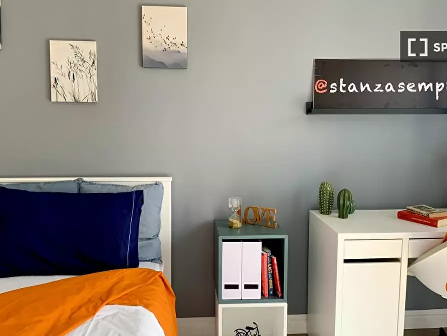 Immagine 3 di Camera condivisa in affitto  in Corso Peschiera n. a Torino