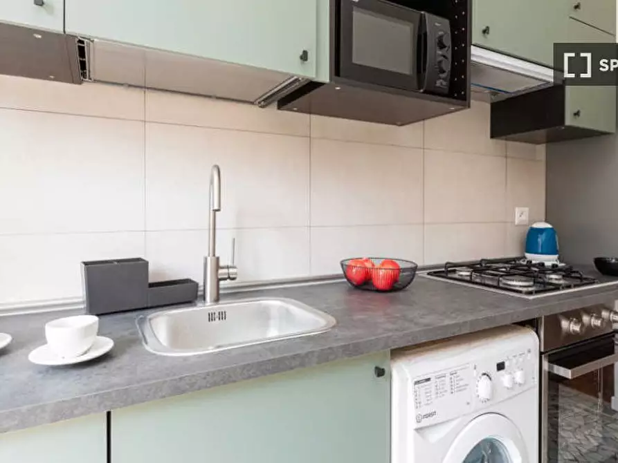 Immagine 2 di Camera condivisa in affitto  in Via Nino Oxilia a Milano