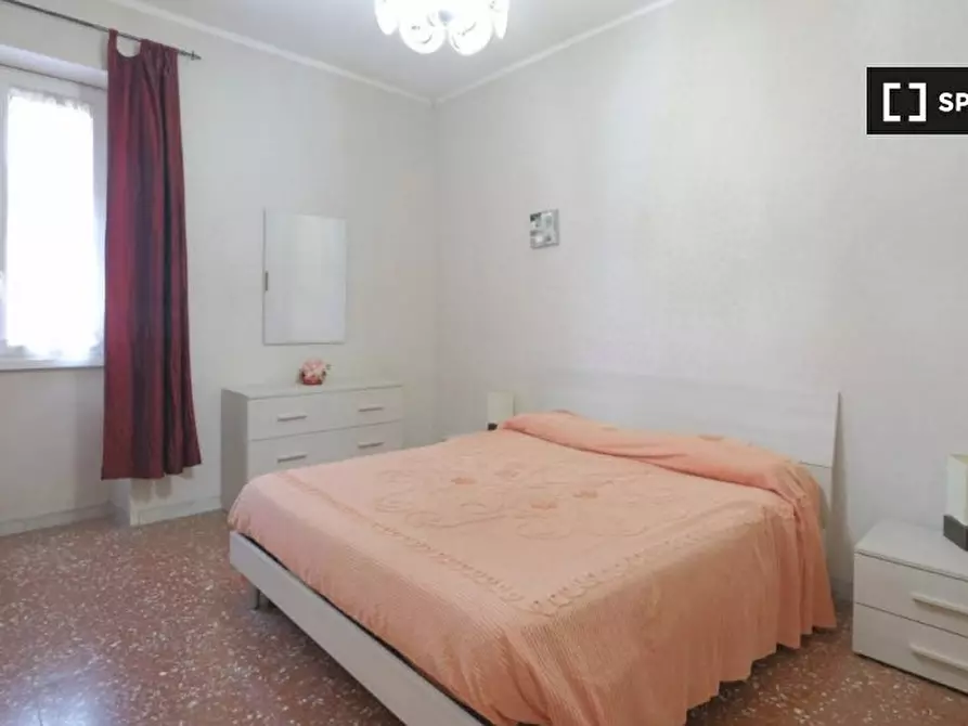 Immagine 2 di Camera condivisa in affitto  in Viale Guglielmo Marconi, 00146 Roma RM, Italy a Roma