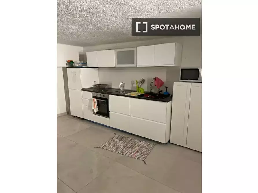 Immagine 15 di Camera condivisa in affitto  in Viale Bligny a Milano