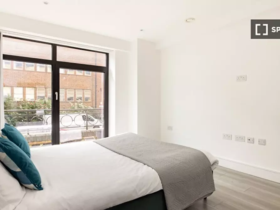 Immagine 19 di Appartamento in affitto  in Harlequin Ave a Hounslow