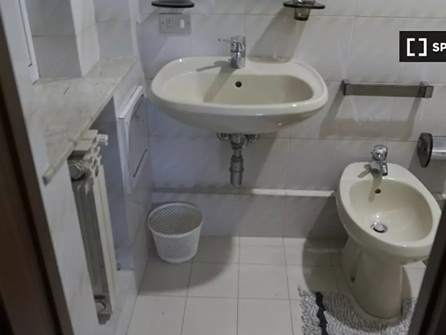 Immagine 10 di Camera condivisa in affitto  in Via Francesco Sivori a Genova