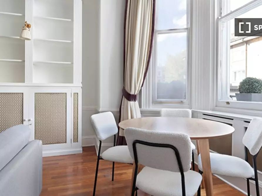 Immagine 6 di Appartamento in affitto  in Redcliffe Square a Kensington