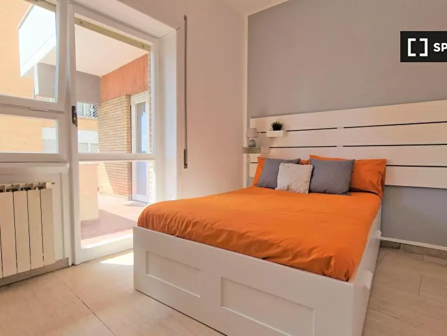 Immagine 11 di Camera condivisa in affitto  in Lungotevere di Pietra Papa a Roma