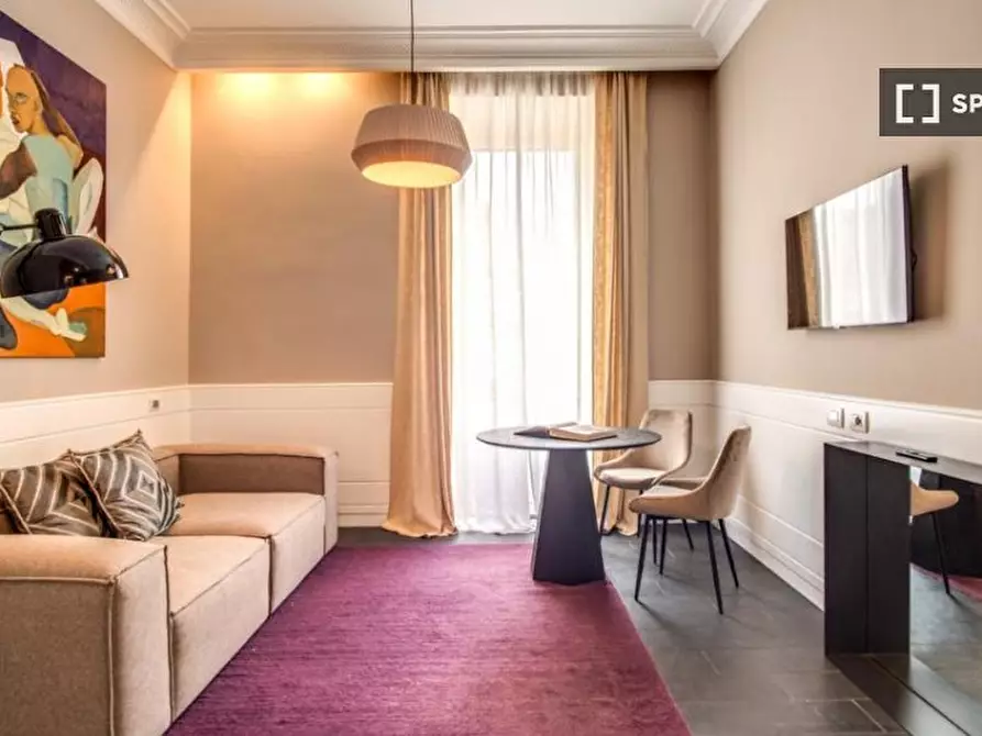 Immagine 8 di Camera condivisa in affitto  in Via Volturno a Roma