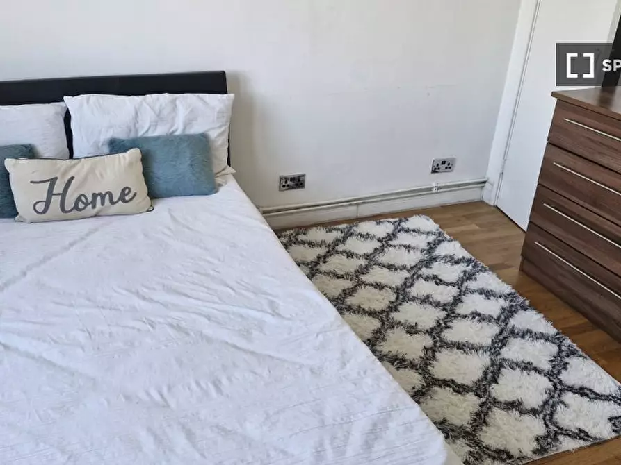 Immagine 11 di Camera condivisa in affitto  in Holybourne Ave a Wandsworth
