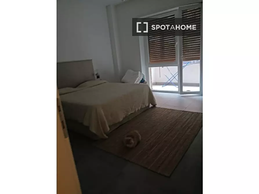 Immagine 13 di Camera condivisa in affitto  in Via Ippolito Nievo a Roma