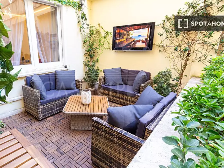 Immagine 10 di Camera condivisa in affitto  in Viale Bruno Buozzi a Roma