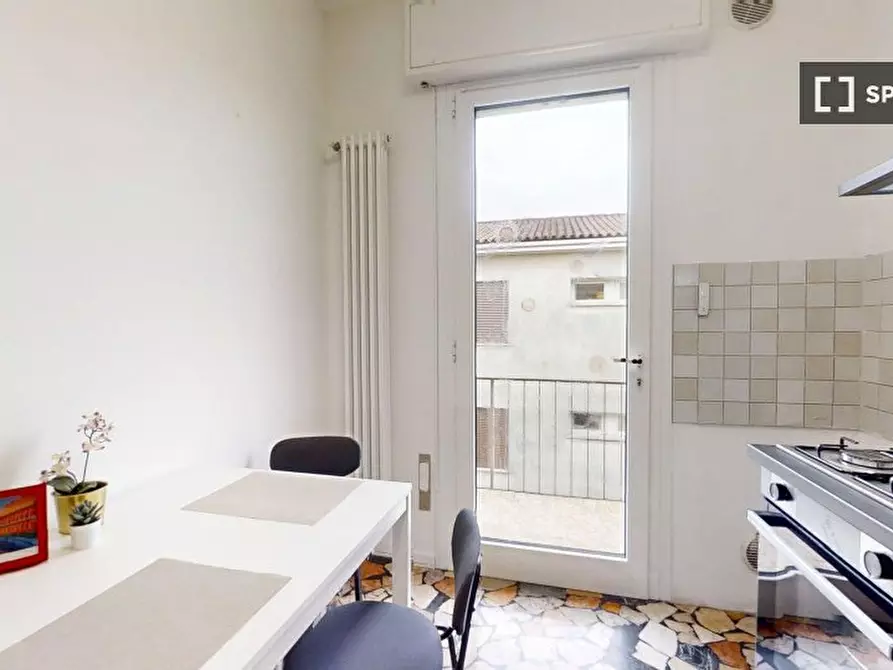 Immagine 8 di Camera condivisa in affitto  in VIA leonardo zize a Padova