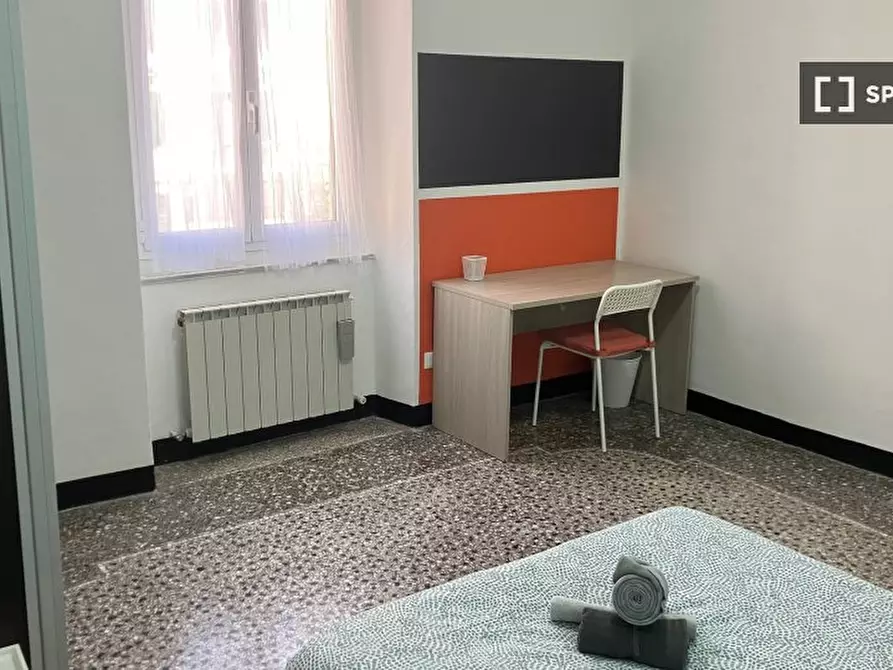 Immagine 2 di Camera condivisa in affitto  in SALITA PIANO DI ROCCA/5 a Genova