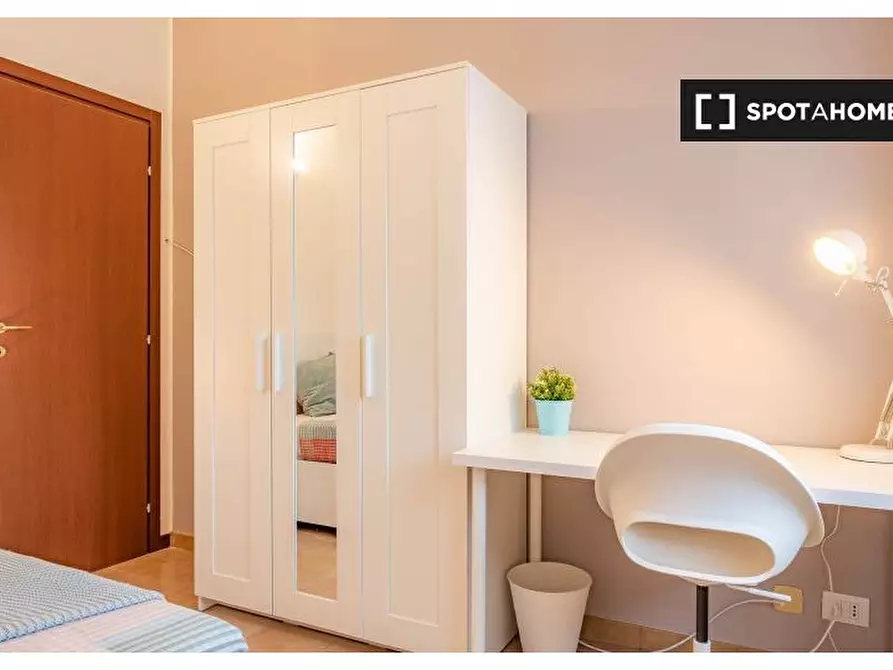 Immagine 3 di Camera condivisa in affitto  in Via Filippo Sassetti a Milano