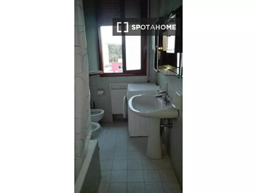 Immagine 10 di Camera condivisa in affitto  in Via Luigi Vestri a Bologna