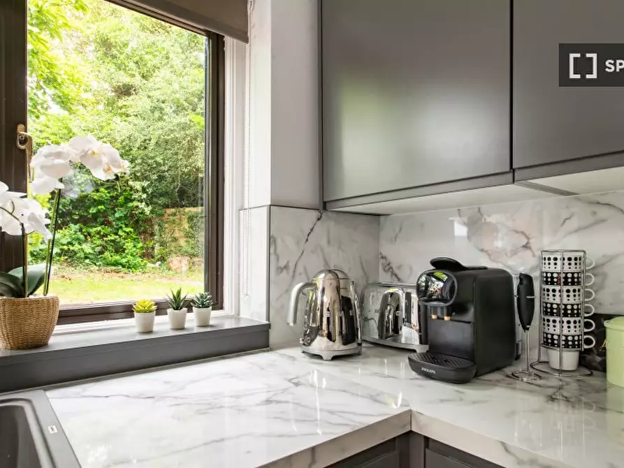 Immagine 15 di Appartamento in affitto  in The Acorns a Loughton