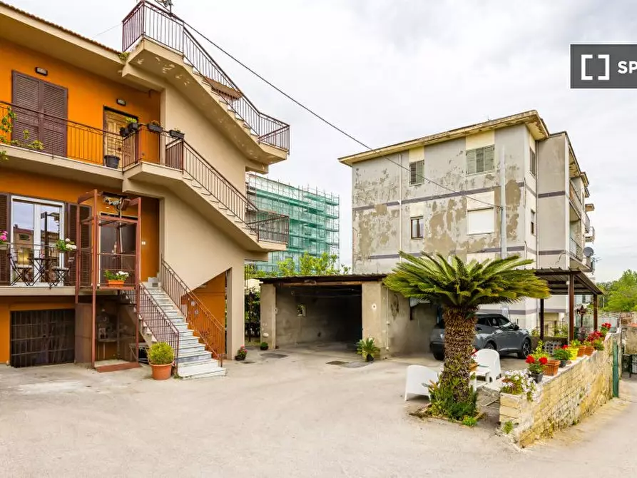 Immagine 10 di Appartamento in affitto  in Via Nuova San Rocco a Napoli