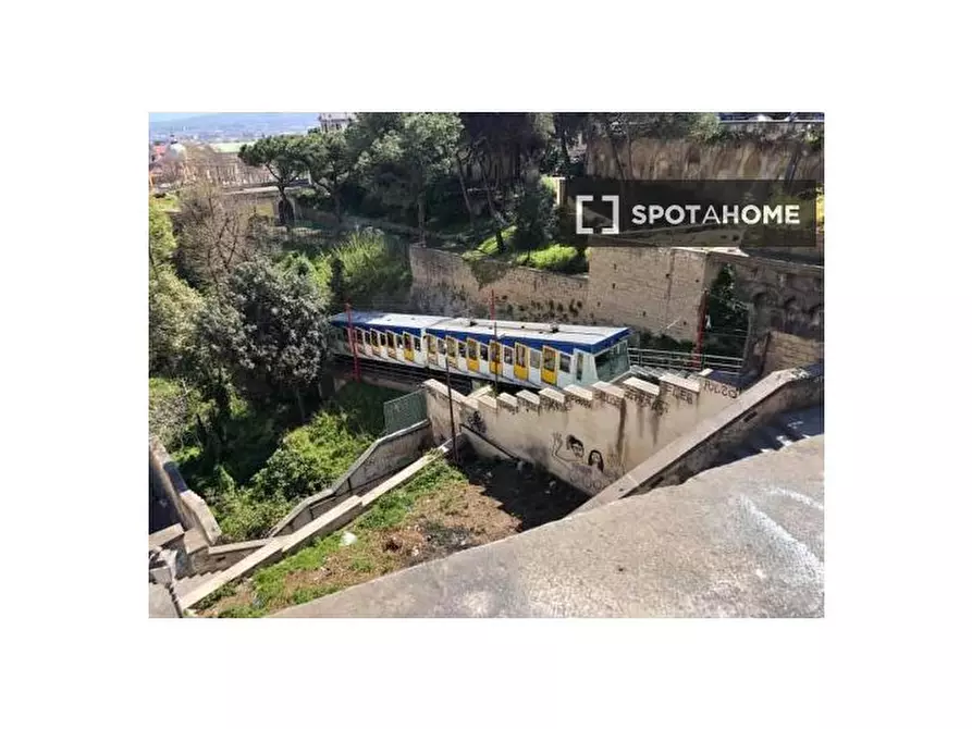 Immagine 9 di Appartamento in affitto  in C.so Vittorio Emanuele a Napoli