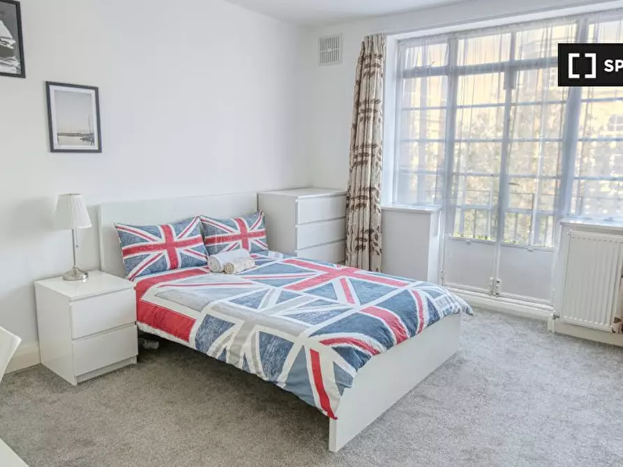 Immagine 1 di Camera condivisa in affitto  in Myrdle St a Poplar