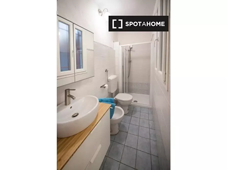 Immagine 10 di Appartamento in affitto  in Via Broccaindosso a Bologna