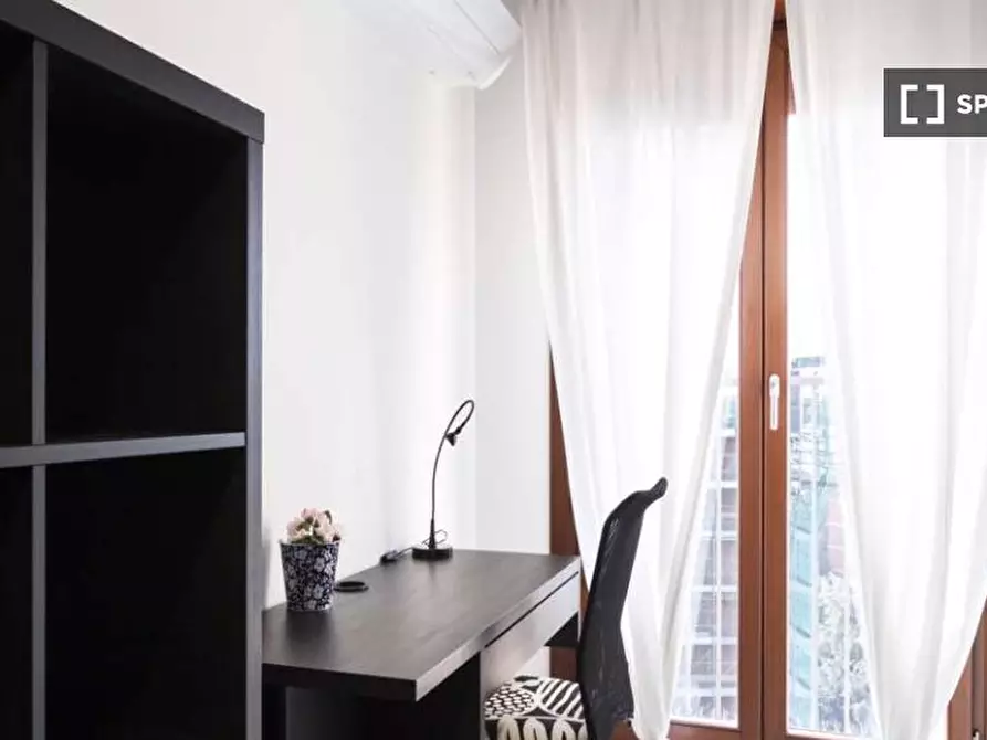 Immagine 4 di Camera condivisa in affitto  in Largo Cavalieri di Malta a Milano