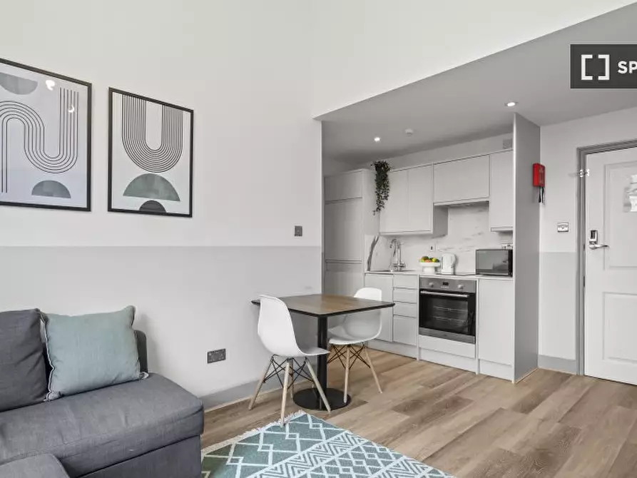 Immagine 4 di Appartamento in affitto  in Nevern Rd a Kensington