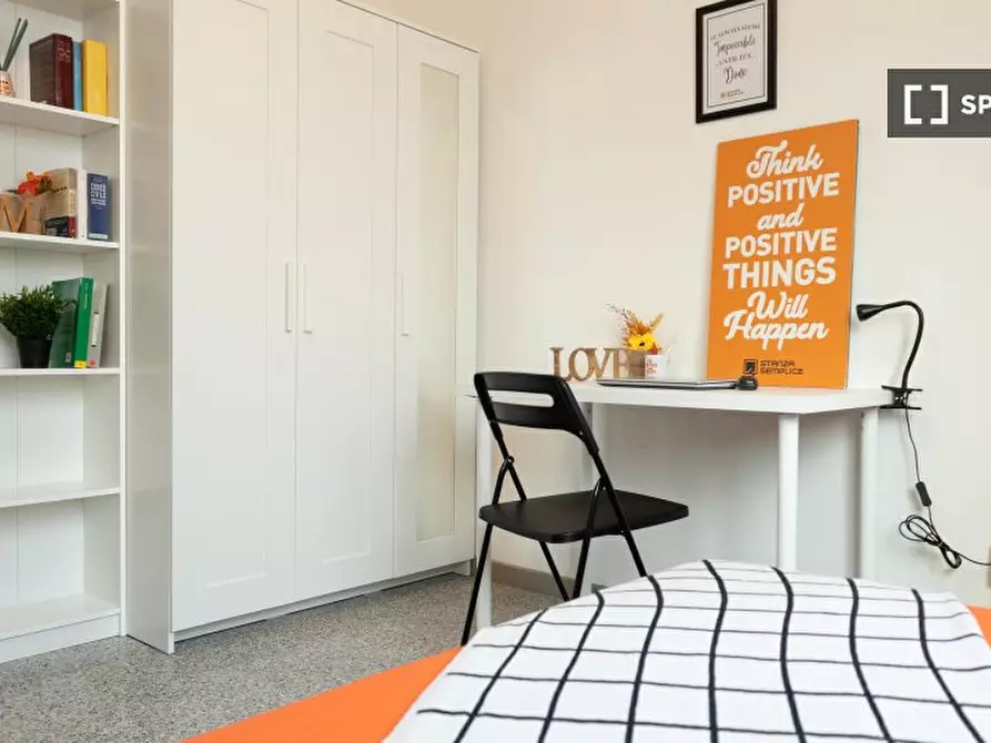 Immagine 2 di Camera condivisa in affitto  in Via Dante a Cagliari