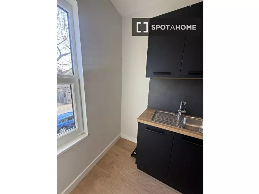 Immagine 8 di Appartamento in affitto  in St Stephen's Rd a Hounslow