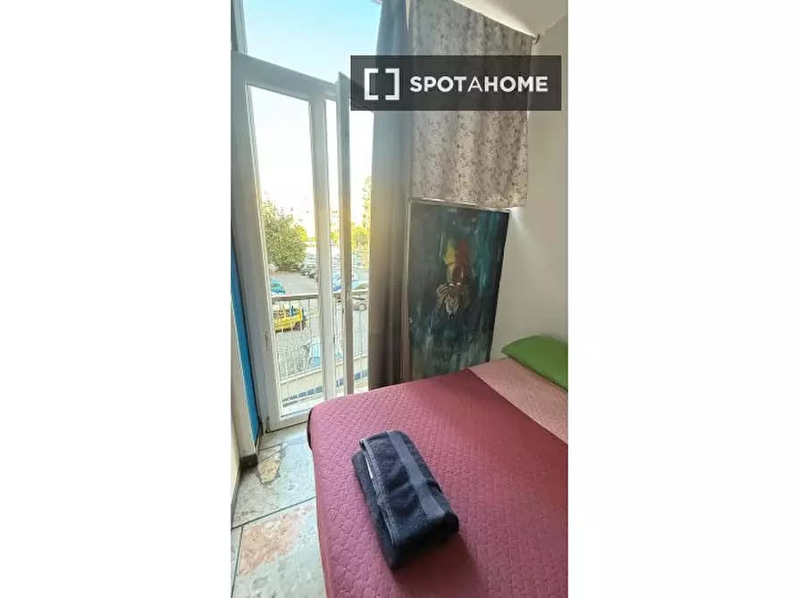 Immagine 4 di Camera condivisa in affitto  in Via Bartolomeo Perestrello a Roma