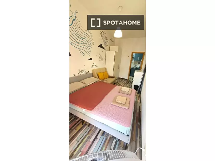 Immagine 3 di Camera condivisa in affitto  in Via Bartolomeo Perestrello a Roma