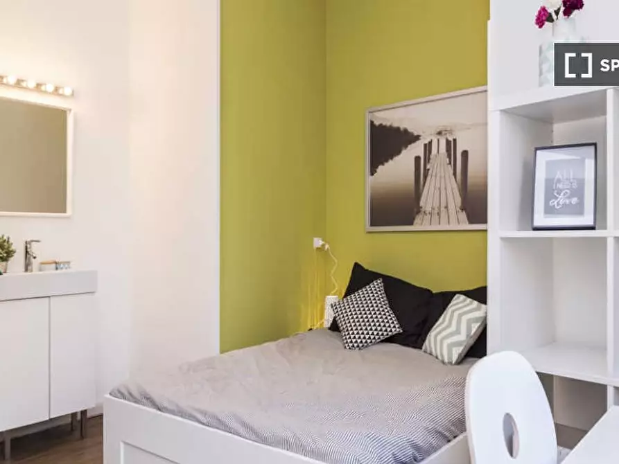 Immagine 5 di Camera condivisa in affitto  in Via Antonio Canova a Milano