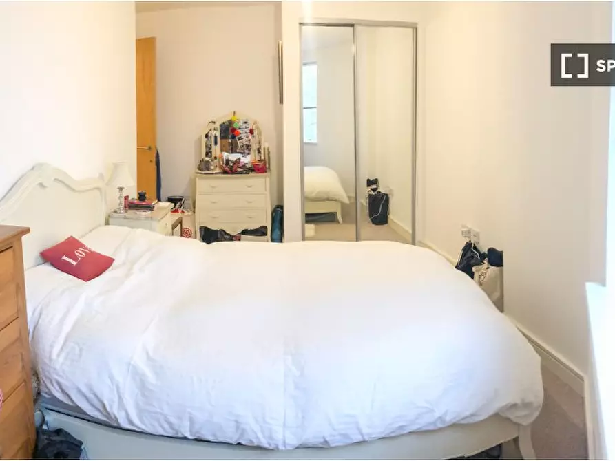 Immagine 7 di Appartamento in affitto  in Plough Rd a Wandsworth