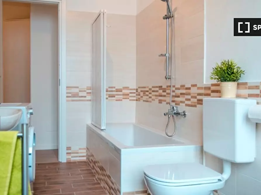 Immagine 15 di Camera condivisa in affitto  in Piazza Emanuele Filiberto a Torino