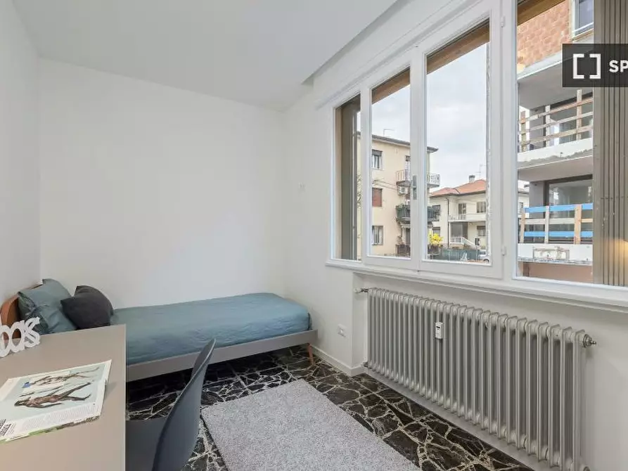Immagine 1 di Camera condivisa in affitto  in Emo-Capodilista a Padova
