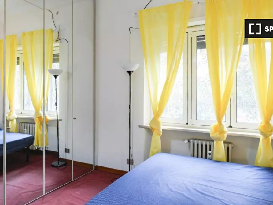 Immagine 2 di Camera condivisa in affitto  in Viale Egeo, 00144 Roma RM, Italy a Roma