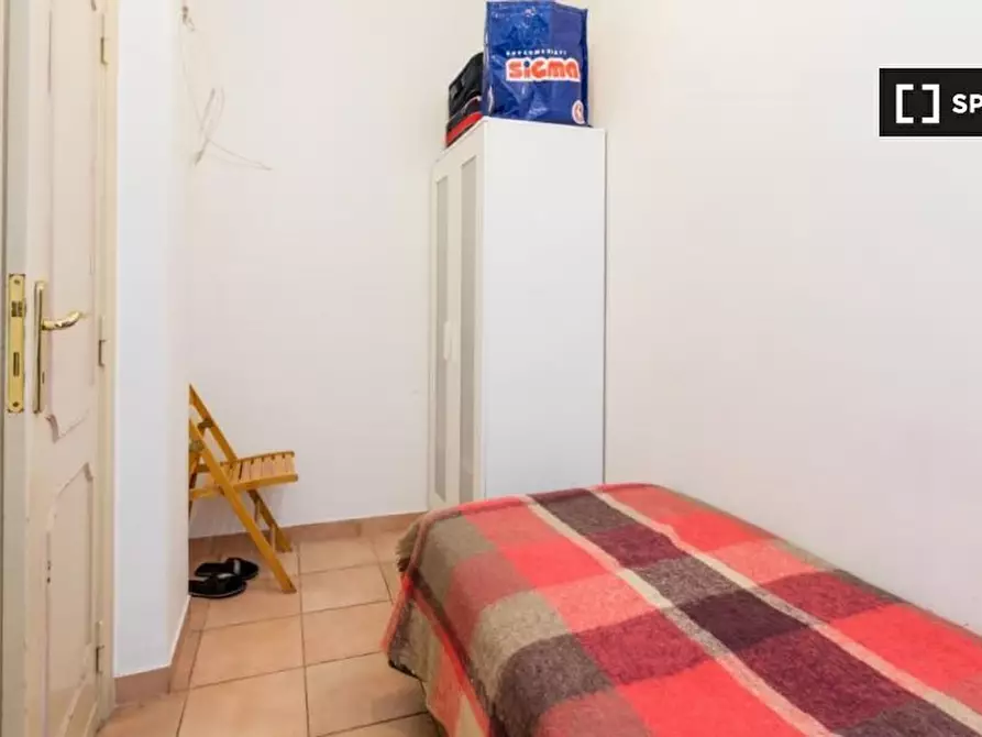 Immagine 2 di Camera condivisa in affitto  in Via Lero, 00144 Roma RM, Italy a Roma