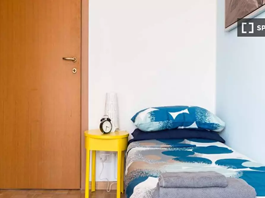 Immagine 4 di Camera condivisa in affitto  in Via delle Acacie Milan a Buccinasco