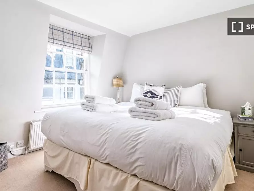 Immagine 3 di Appartamento in affitto  in Carmel Court Holland St a Kensington