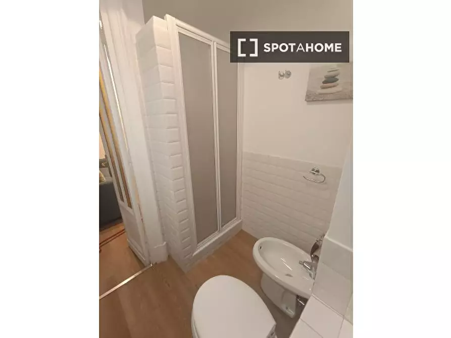 Immagine 10 di Ufficio in affitto  in Via dei Banchi Vecchi a Roma