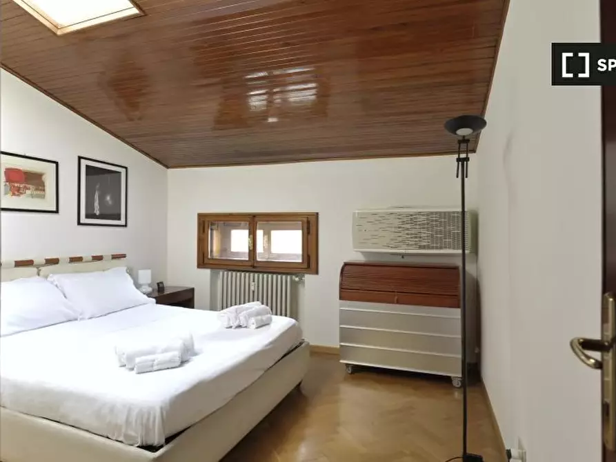 Immagine 15 di Appartamento in affitto  in Piazza S. Martino a Bologna