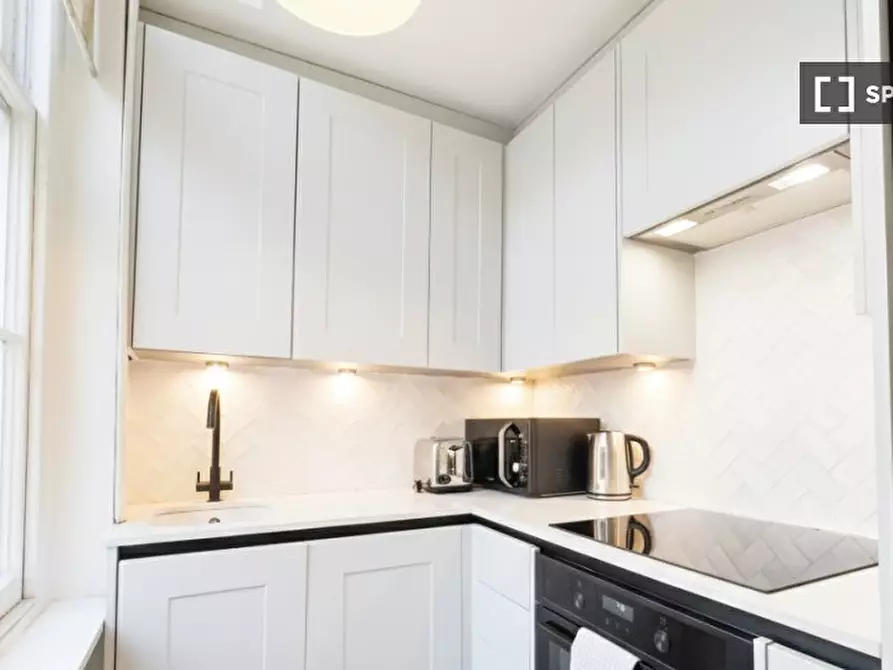 Immagine 3 di Appartamento in affitto  in Holland Park Ave a Kensington