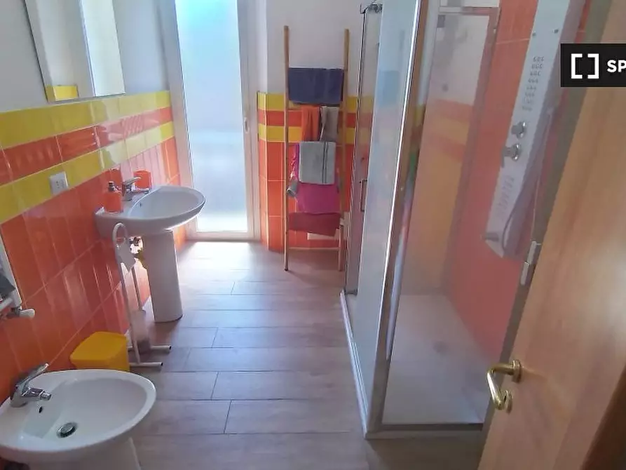 Immagine 6 di Camera condivisa in affitto  in Via S. Arcangelo a Baiano a Napoli