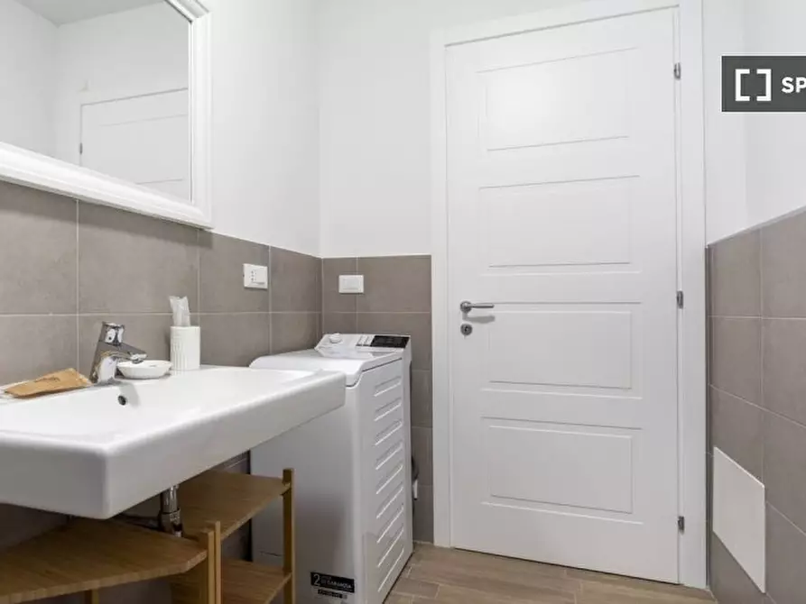 Immagine 15 di Appartamento in affitto  in Via Giuseppe Massarenti a Bologna