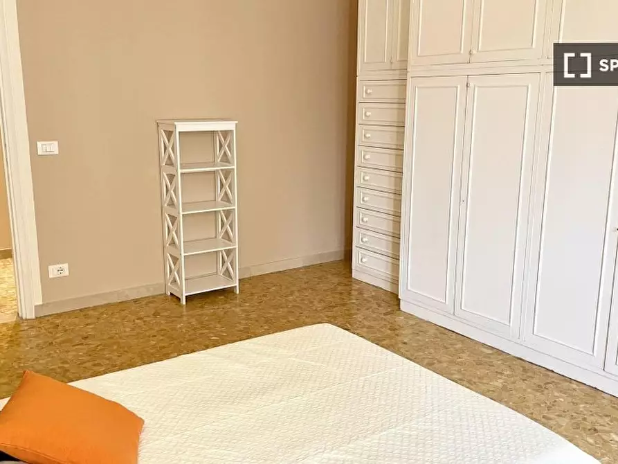 Immagine 3 di Camera condivisa in affitto  in LUNGARNO VESPUCCI a Firenze