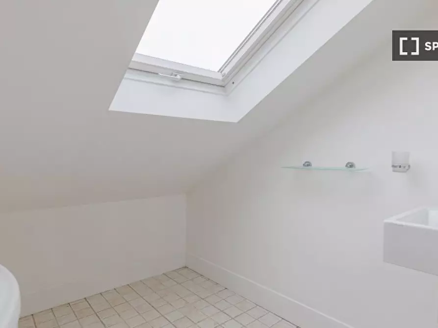 Immagine 10 di Appartamento in affitto  in Hannell Rd a Hammersmith