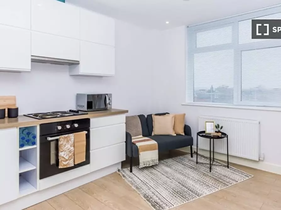 Immagine 1 di Ufficio in affitto  in Buckingham Rd a Aylesbury